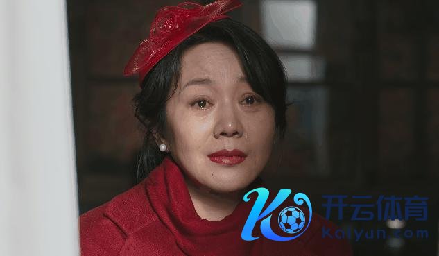 《隐身的名字》闫妮演技 演绎双重东说念主生